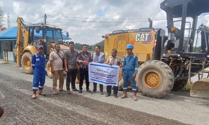 PT Medco E&P bersama BPMA berkolaborasi dengan Pemkab Aceh Timur mengerahkan alat berat guna memulihkan akses mobilitas warga pascabanjir